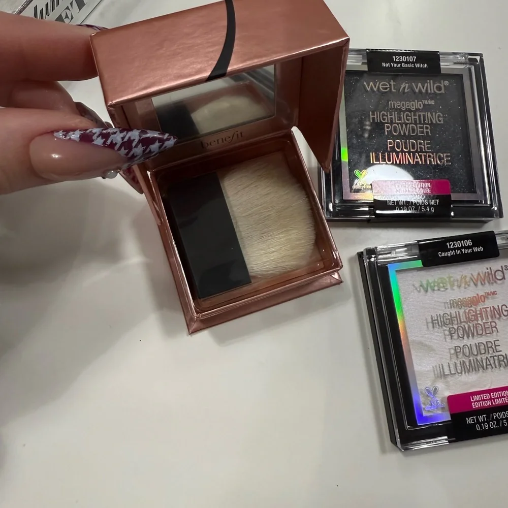 12 pc Makeup Lot - Buxom, Benefit, & Wet n Wild - Picture 2 of 11